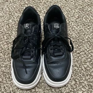 Black Nike air forces